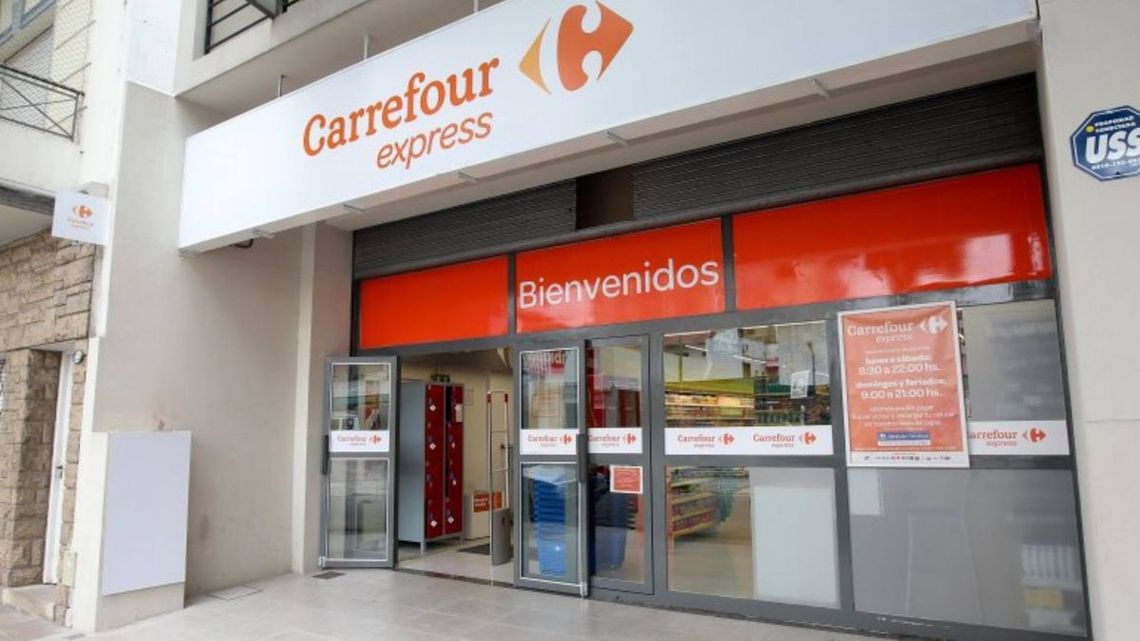 La entidad sectorial que nuclea a 13.000 supermercados chinos elevó una oferta para quedarse con 122 sucursales de los Carrefour Express.