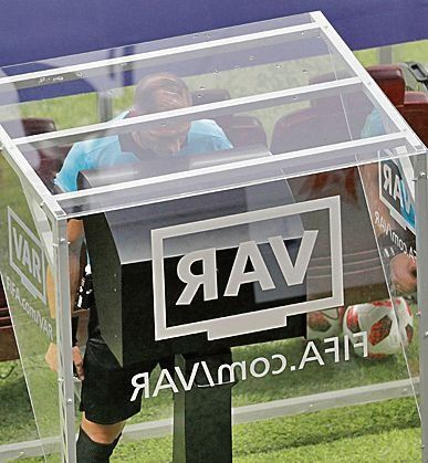 El VAR fue el nuevo actor mundialista y pasó la prueba