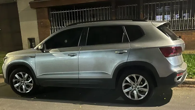 Un comisario general retirado de la Policía Federal Argentina (PFA) mató a dos adolescentes que intentaron asaltarlo en la localidad de El Palomar, partido de Morón.