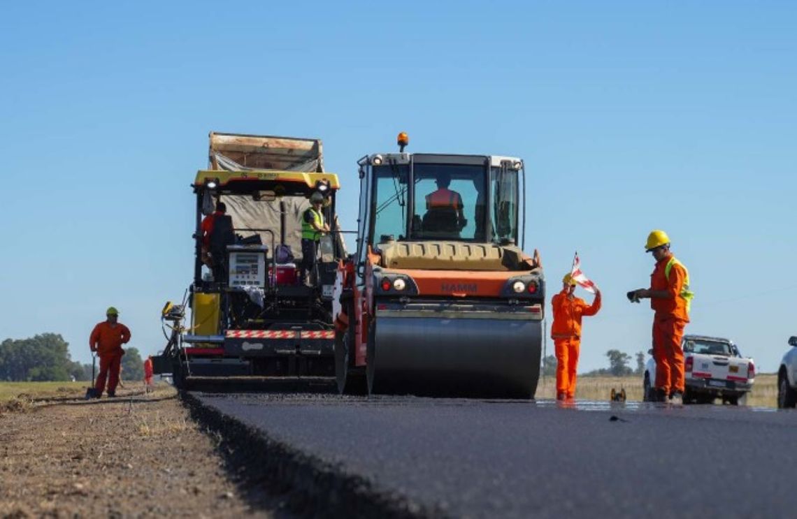 El nuevo esquema busca impulsar obras viales mediante inversión privada y gestión provincial, con supervisión del Estado nacional.