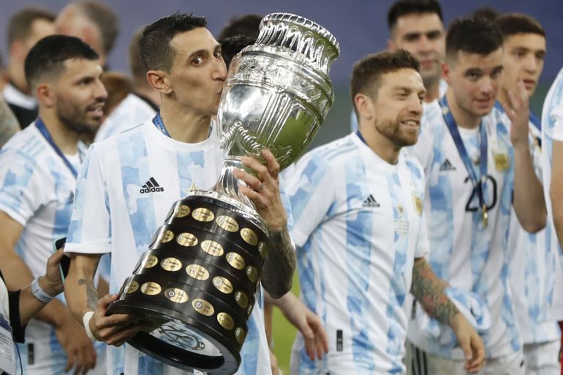 Ángel Di María festejando el título de la Copa América. 