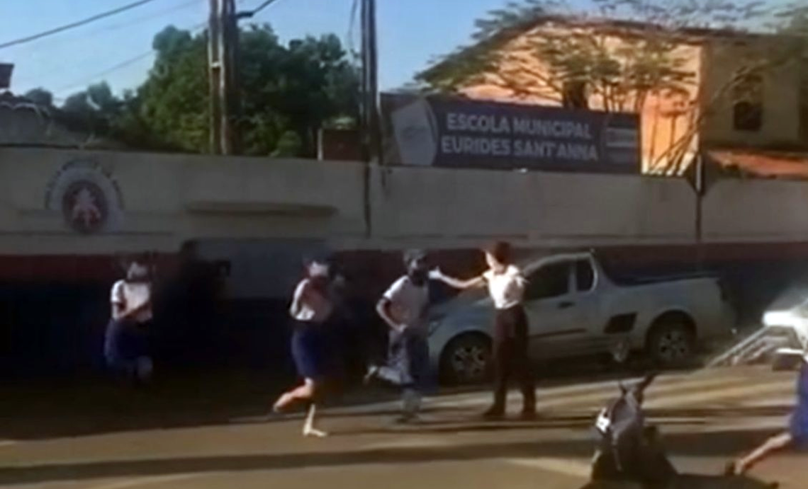 Brasil: joven irrumpió armado en una escuela y mató a una estudiante
