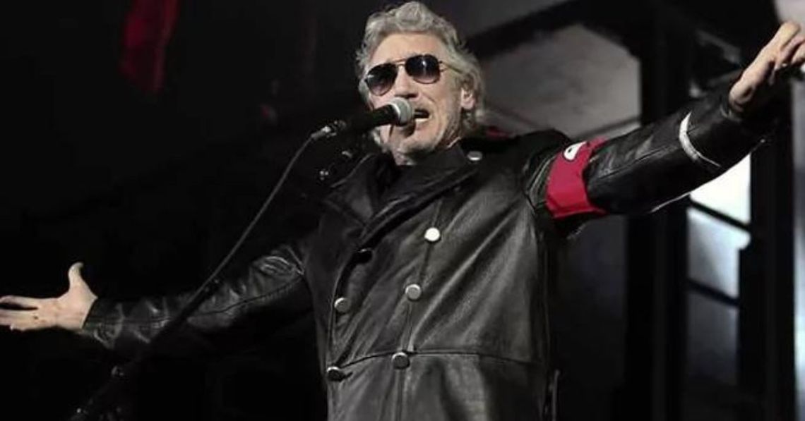 Investigan a Roger Waters por vestir el satírico traje neonazi de The Wall.