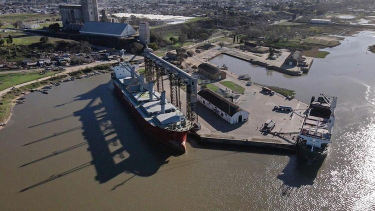 El intendente de San Pedro observado por el conflicto del puerto a su cargo 