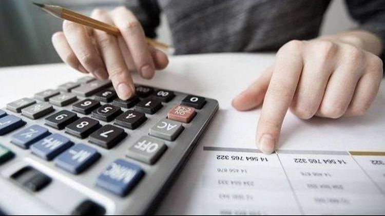 Uno de los datos más preocupantes del estudio es el nivel de endeudamiento: el 57% de los hogares se encuentra endeudado.