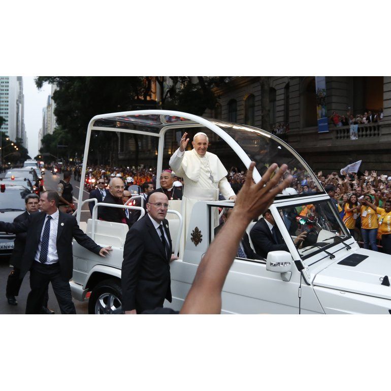 El Papa se movilizará hoy  en un vehículo cerrado