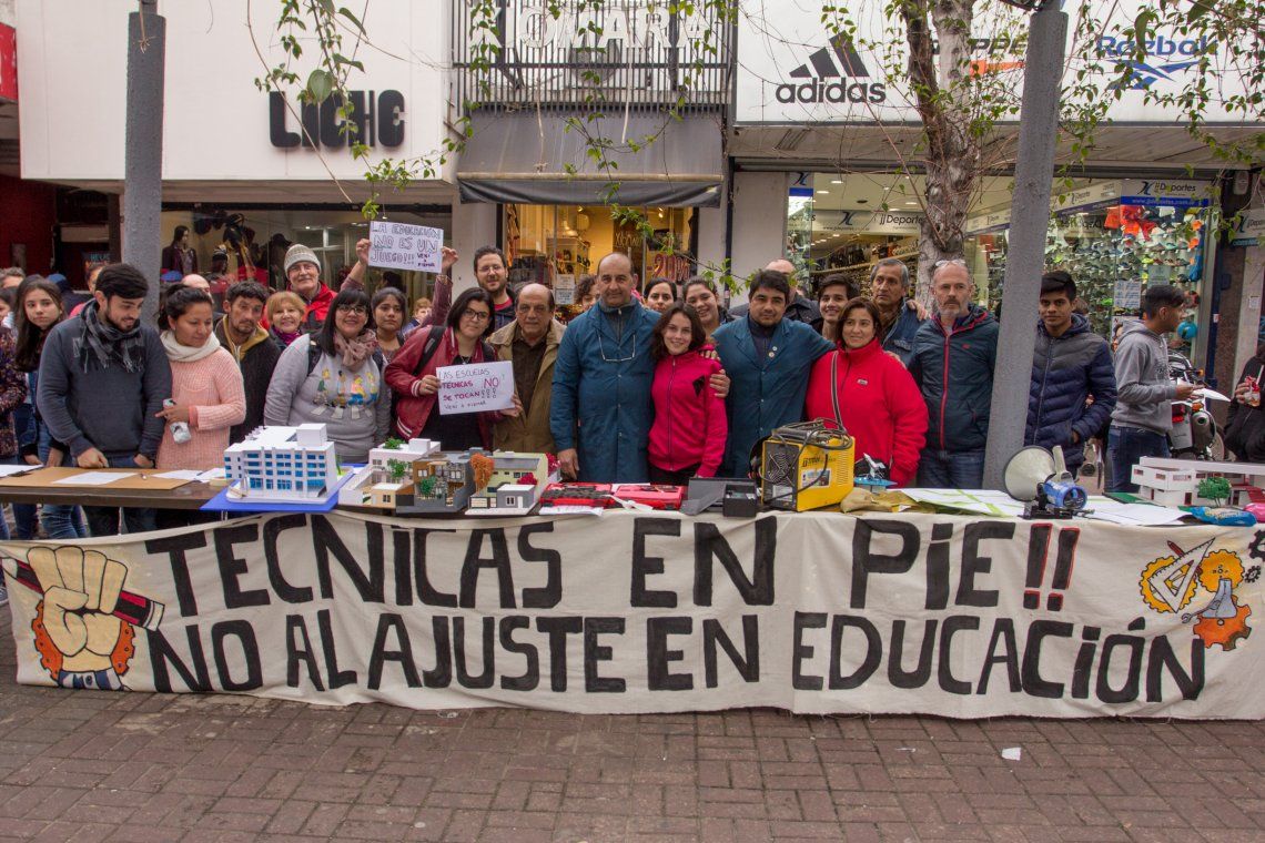 Jornada en defensa de las escuelas técnicas de Berazategui