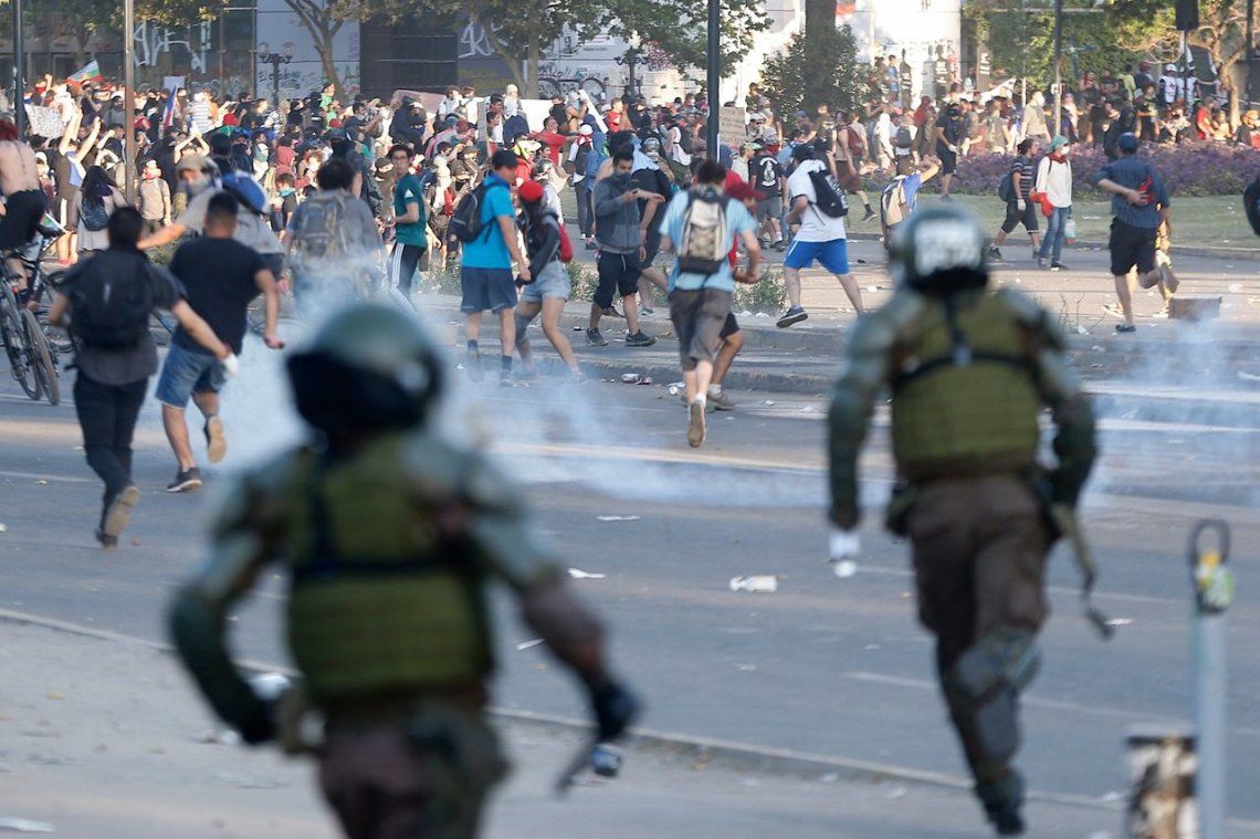 Chile: violentos enfrentamientos en décimo día de protestas