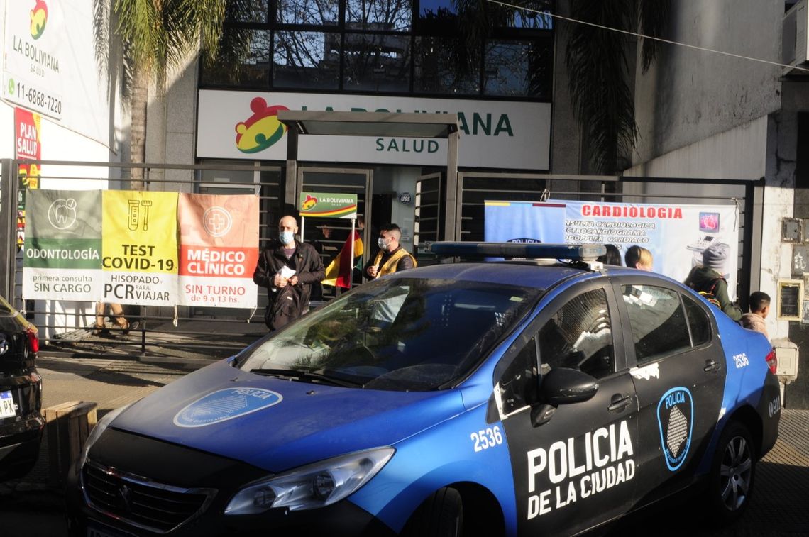 Clausuraron una clínica en Liniers por realizar certificados falsos de Covid.
