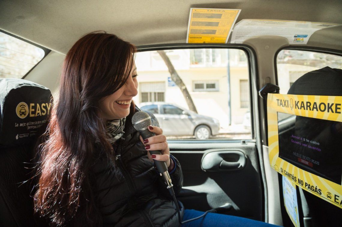 Por dos semanas, habrá taxis con karaoke en la Ciudad de Buenos Aires