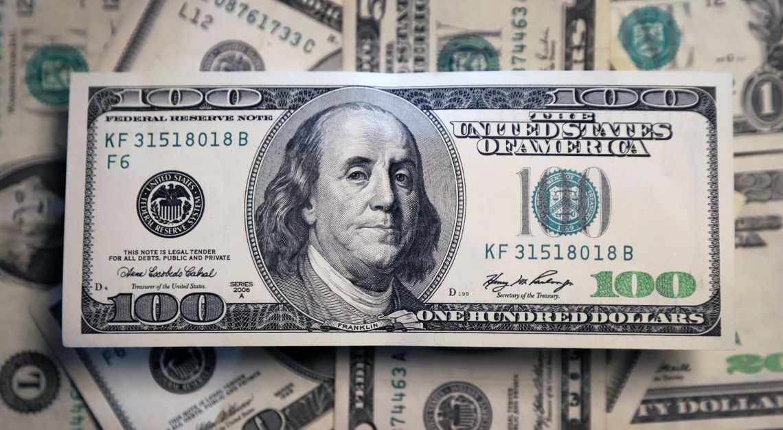 El dólar blue aumentó $2. 