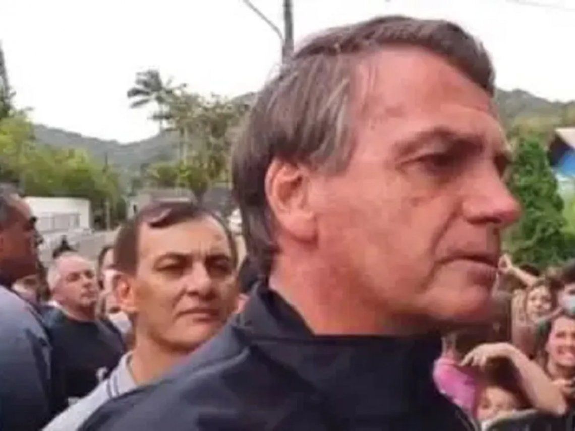 Jair Bolsonaro no pudo ingresar al estadio de Santos por no estar vacunado