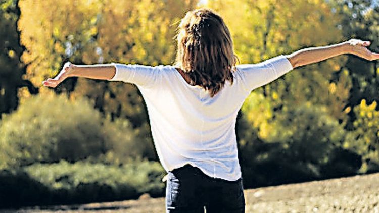 La felicidad, explica la autora, no es un fin, sino un medio.