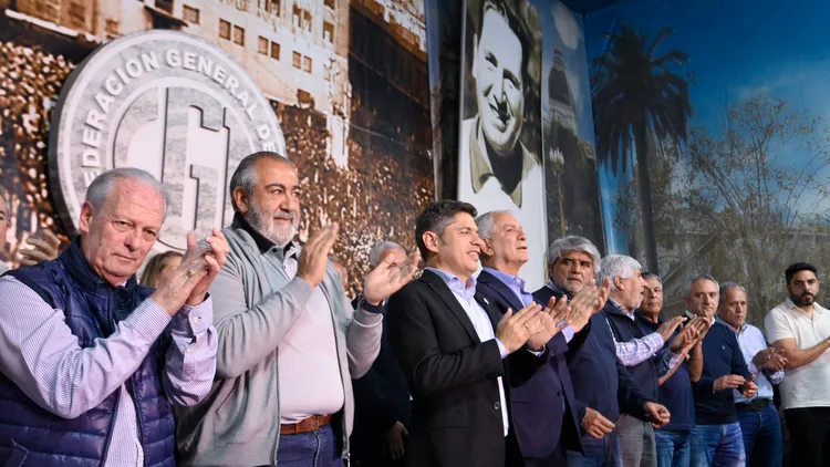 Axel Kicillof asistió a un acto de la CGT provincial en La Plata.
