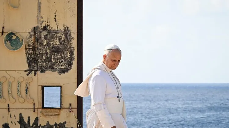El Papa León XIV, en su visita a la isla de Lampedusa.