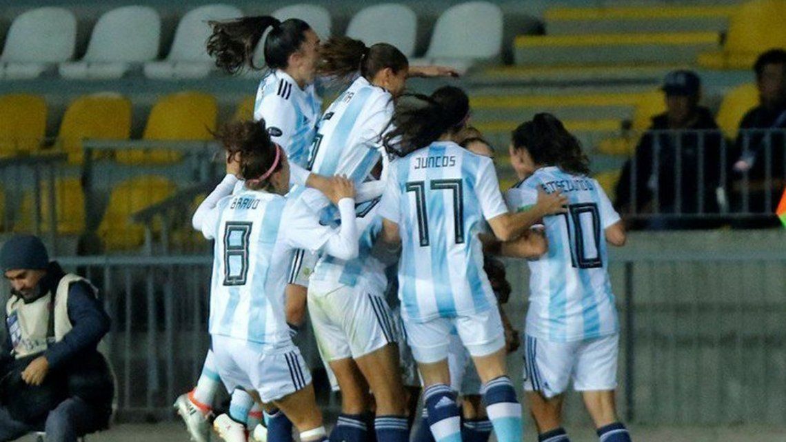 Las chicas de la Selección Argentina padecieron de todo y hoy viven su gran revancha