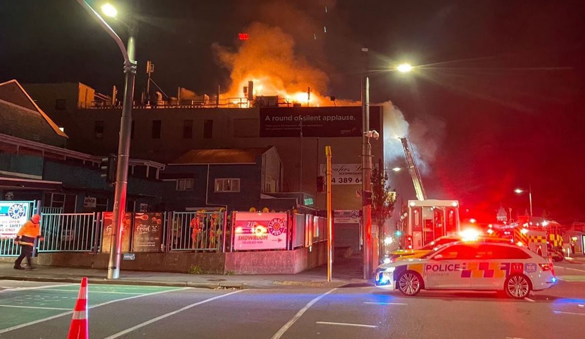 Al menos seis muertos en un incendio desatado en Nueva Zelanda.