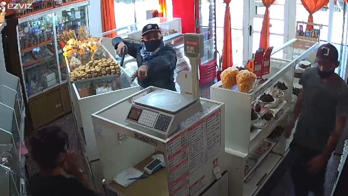 La Plata: Roban Una Panadería Y Hasta Se Llevan Una Torta