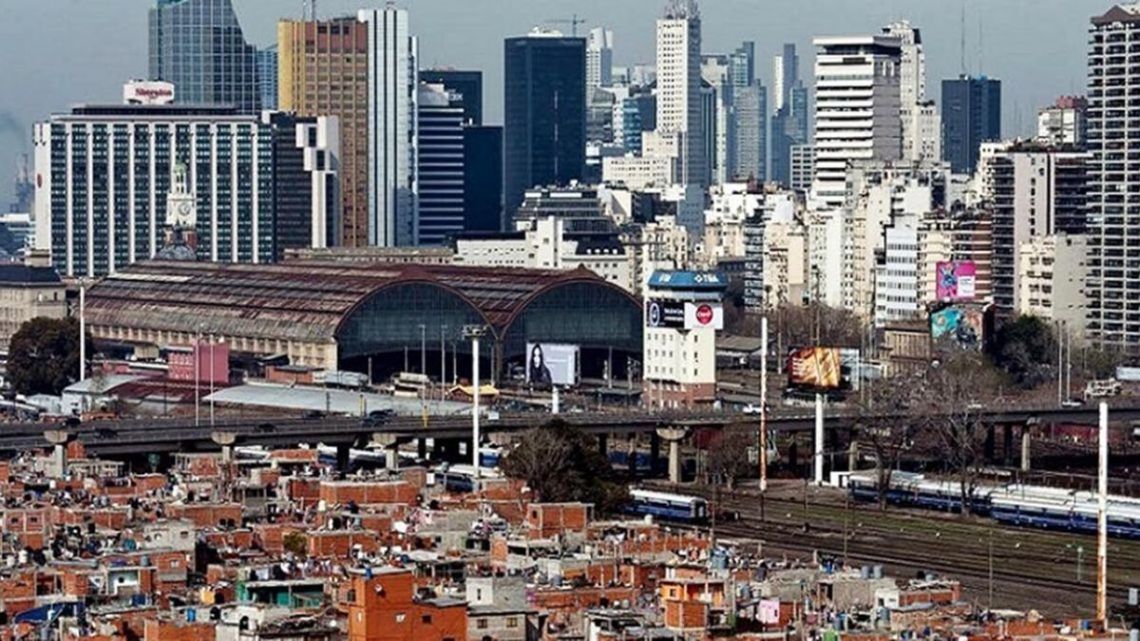 Una familia de 4 integrantes necesitó $175.080 para no ser pobre en la Ciudad de Buenos Aires. 