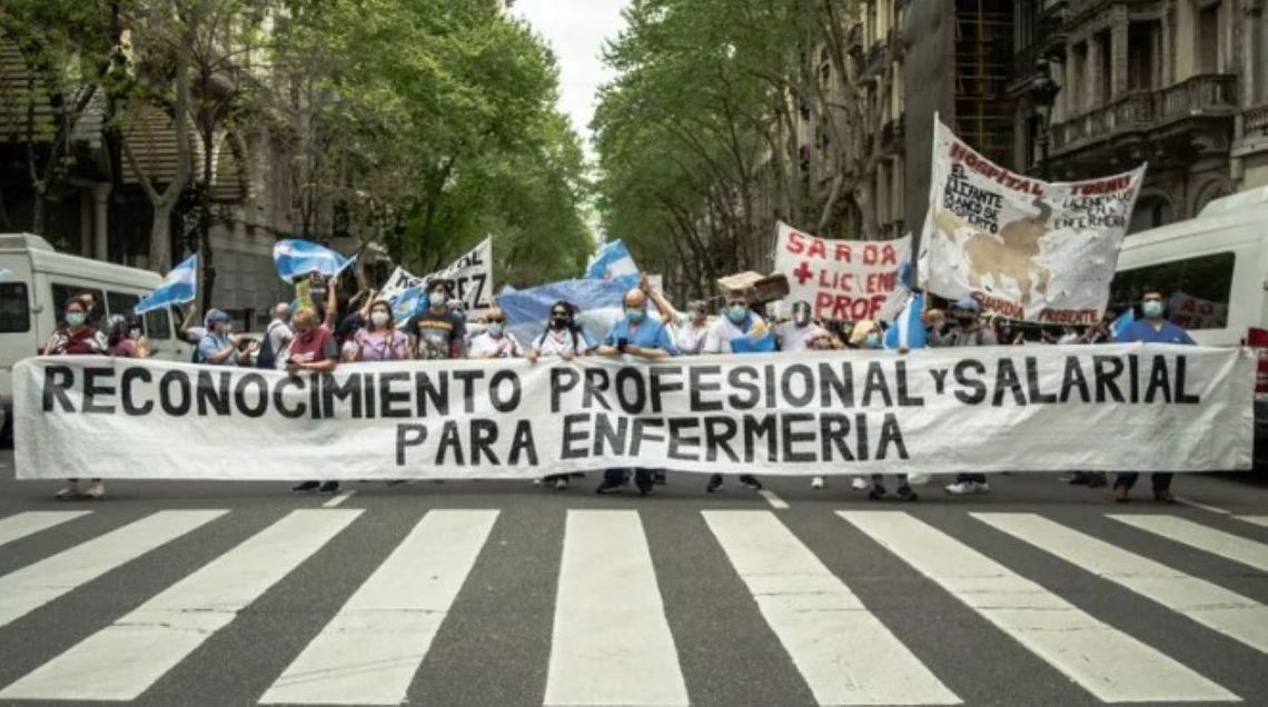Ciudad: enfermeros comenzaron un paro de 48 horas en reclamo de mejoras salariales