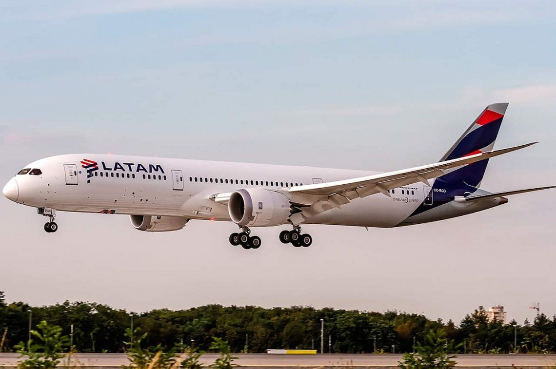 Sin vuelos: aeronavegantes anunciaron paro en Latam para el lunes 30 por un reclamo salarial