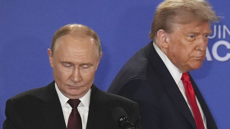 El presidente de Estados Unidos, Donald Trump, y su par de Rusia, Vladimir Putin, mantuvieron un encuentro de unas 3 horas.