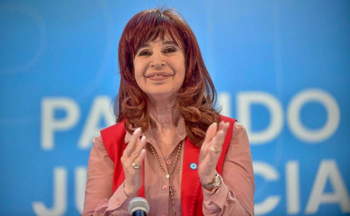 Cristina Kirchner asumió la presidencia del PJ en el marco de un acto en la UMET.