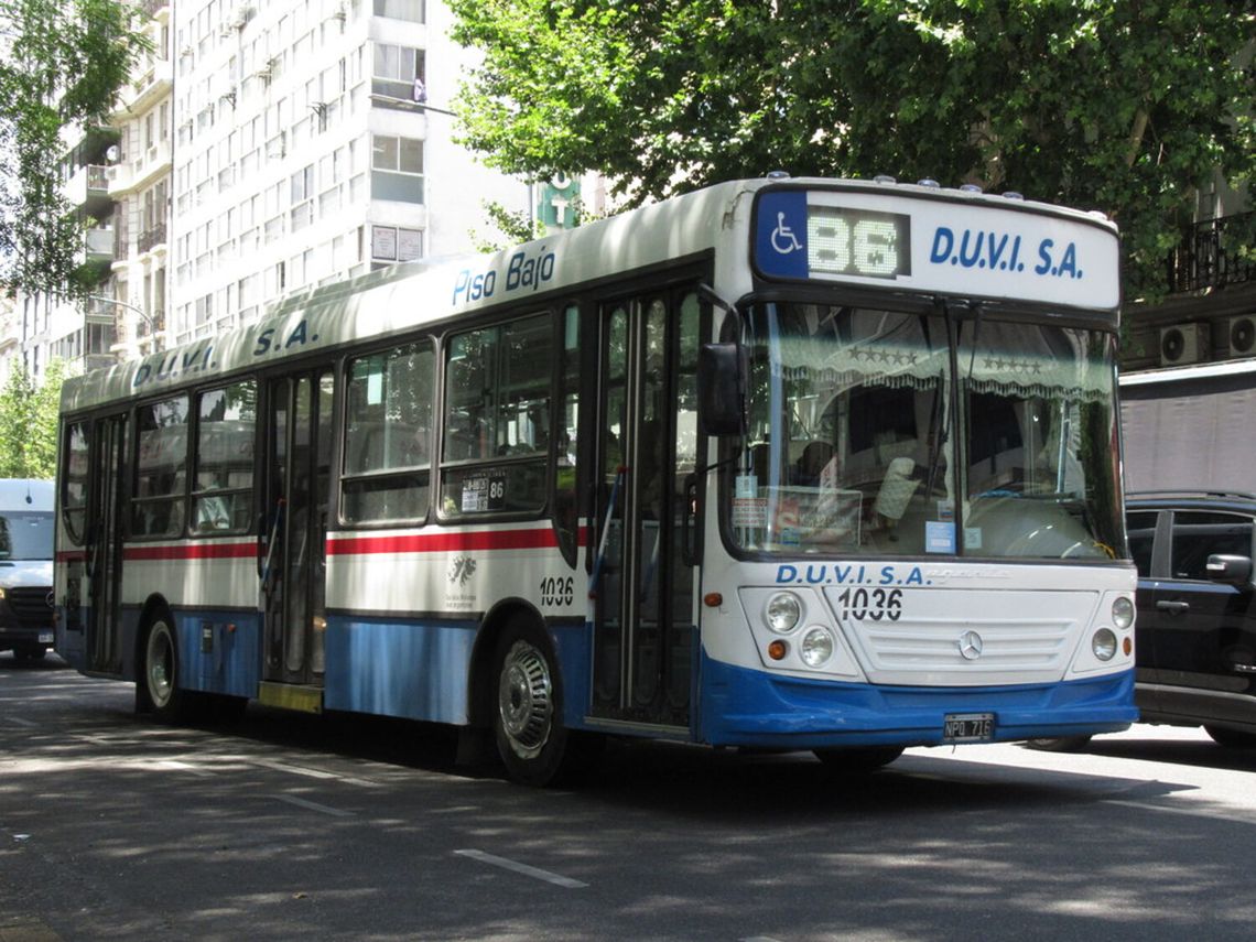 Conurbano y Ciudad: Paro dde 10 líneas de colectivos por falta de pago - (Foto archivo)