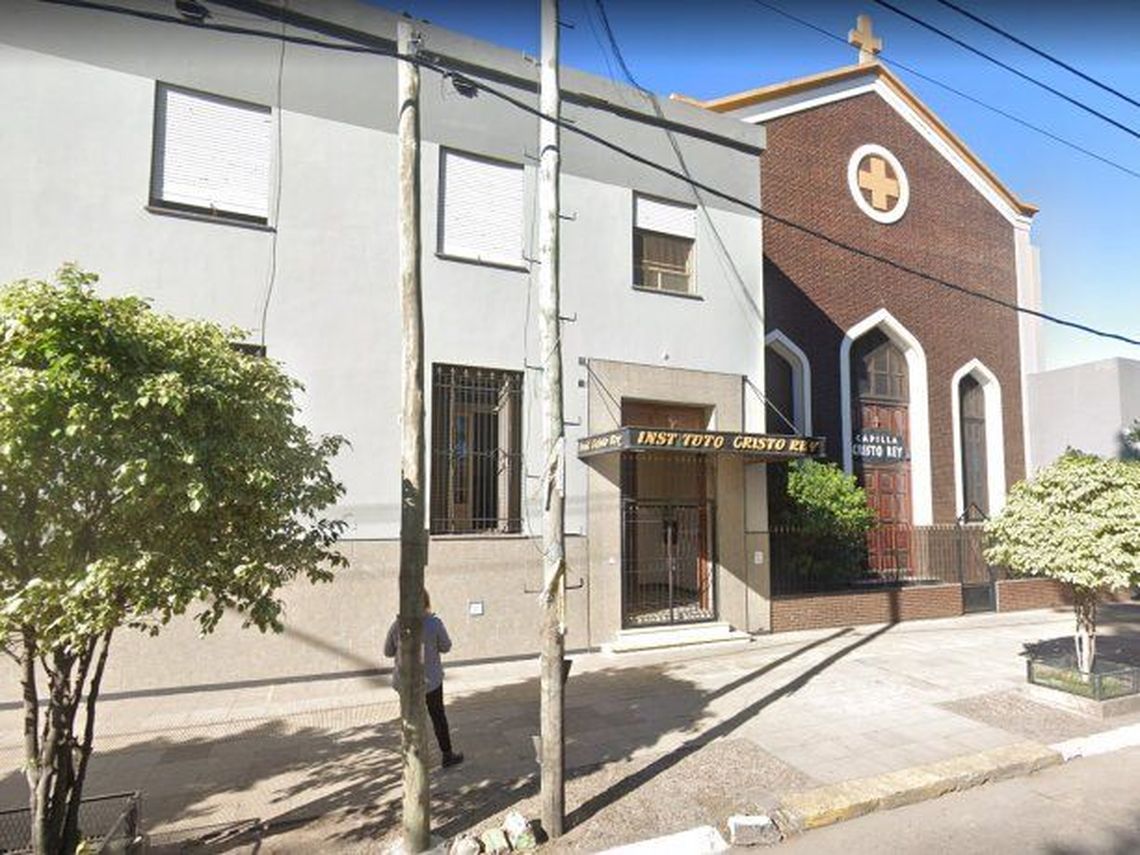 Lanús: el hecho se produjo en una fiesta de alumnos del Cristo Rey. 