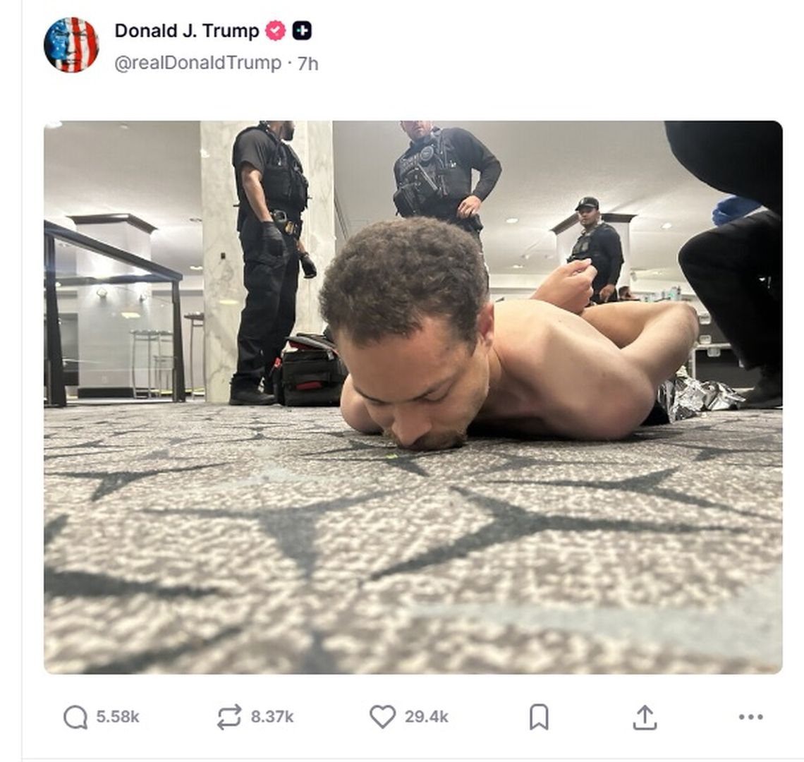 Donald Trump publicó en sus redes sociales la foto del sospechoso detenido por el tiroteo. Donald Trump publicó en sus redes sociales la foto del sospechoso detenido por el tiroteo.