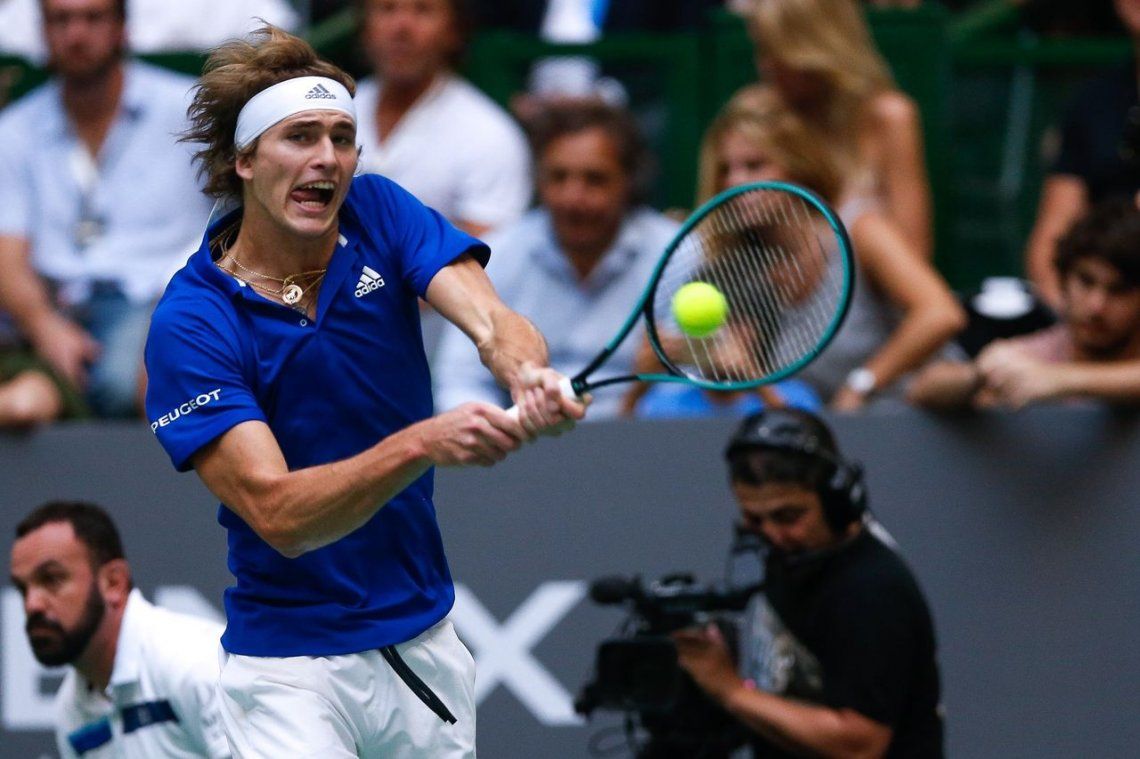 Alexander Zverev le ganó en dos sets a Roger Federer en una exhibición en Buenos Aires