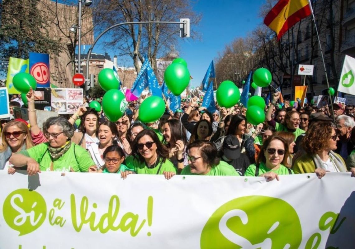 España - Milest de manifestantes colmaron las calles de Madrid contra el aborto