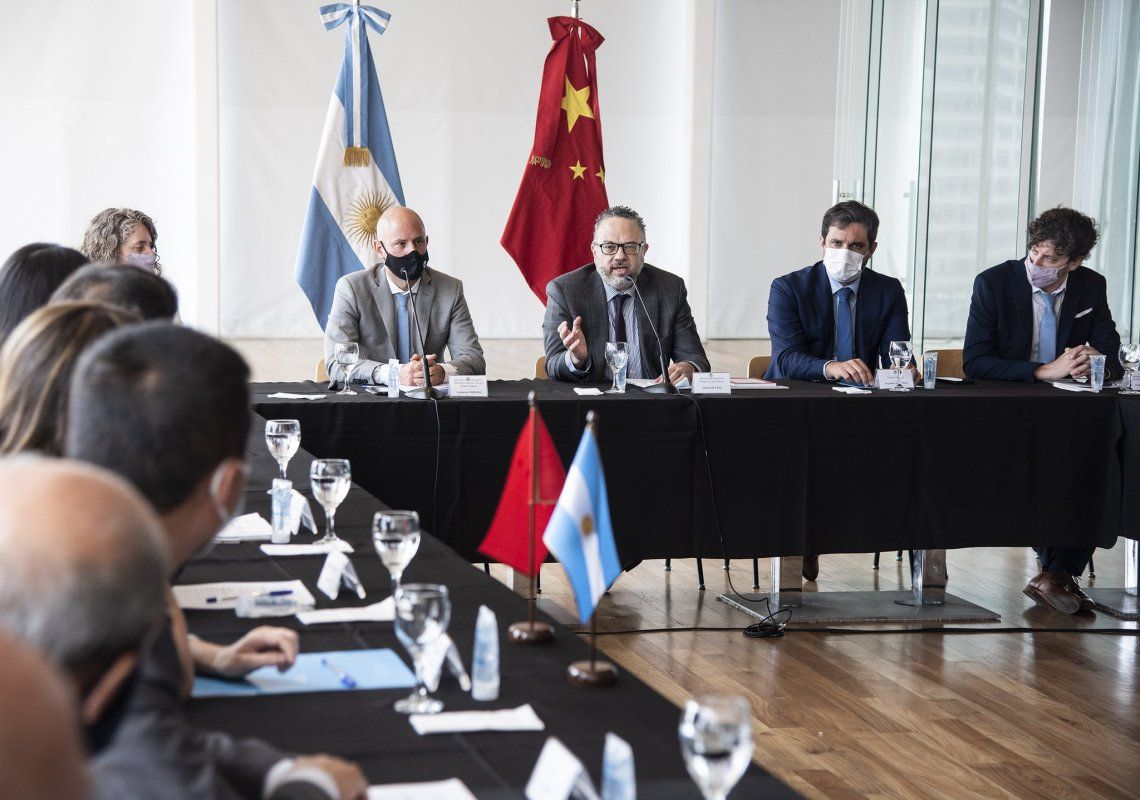 China y la Argentina se unen para desarrollar un plan económico. 