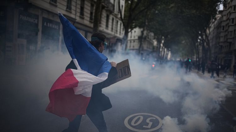 Las manifestaciones en Francia terminaron con nuevos incidentes.