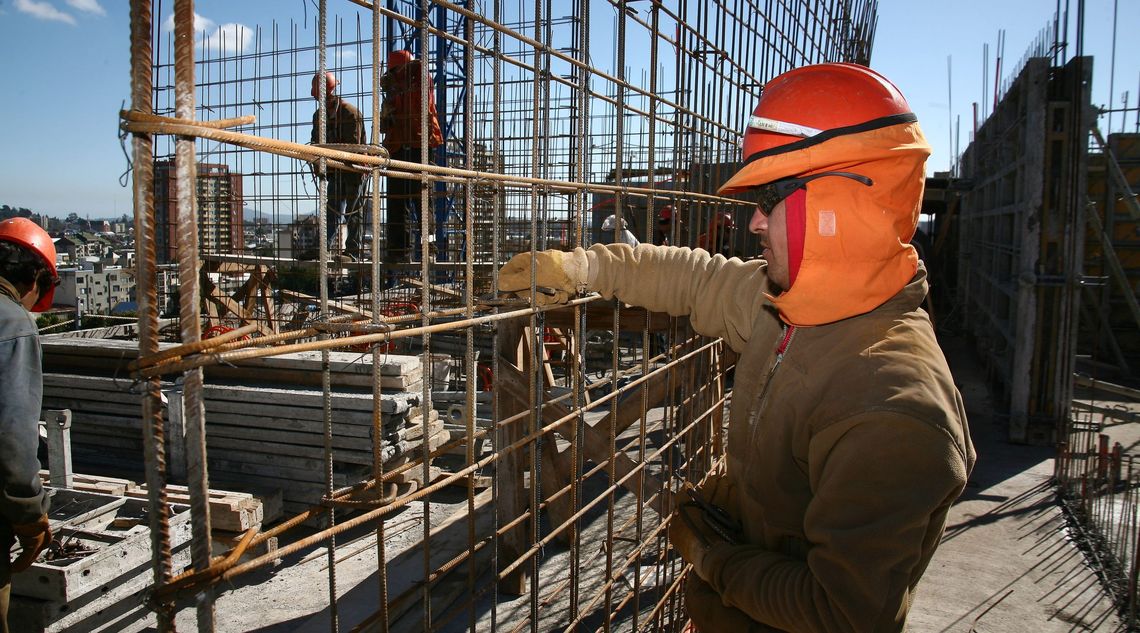 La industria y la construcción repuntaron 3,5% y 4,3% en 2022