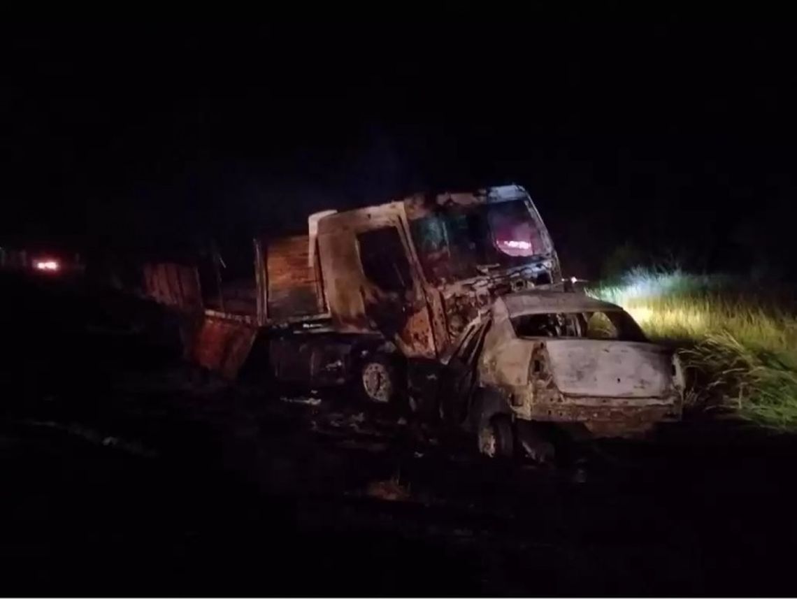 Tres muertos al chocar un auto y un camión en la ruta provincial 51.