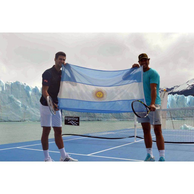Nadal y Djokovic jugaron en el glaciar Perito Moreno