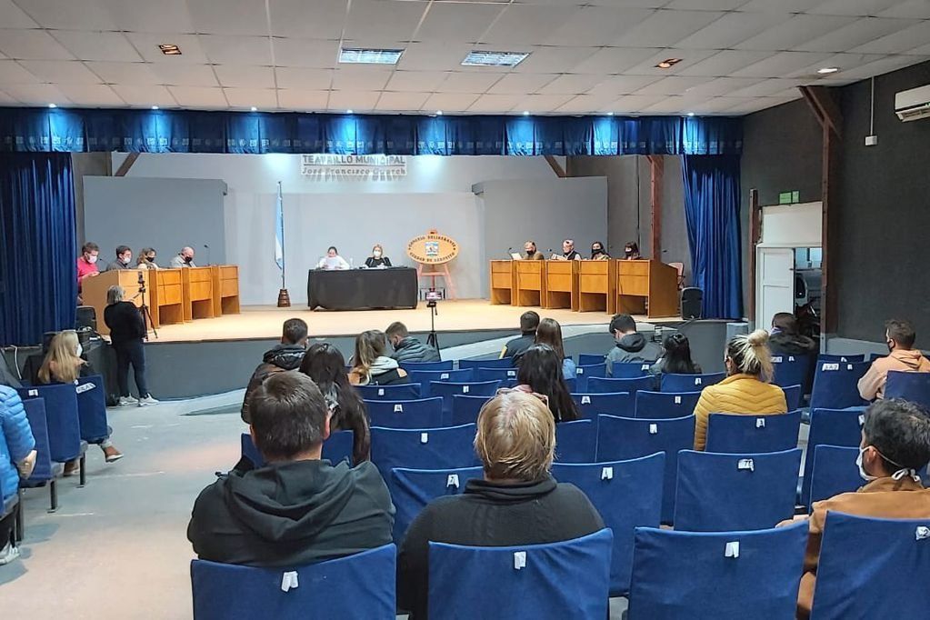 Comerciante enfrentó a los concejales.