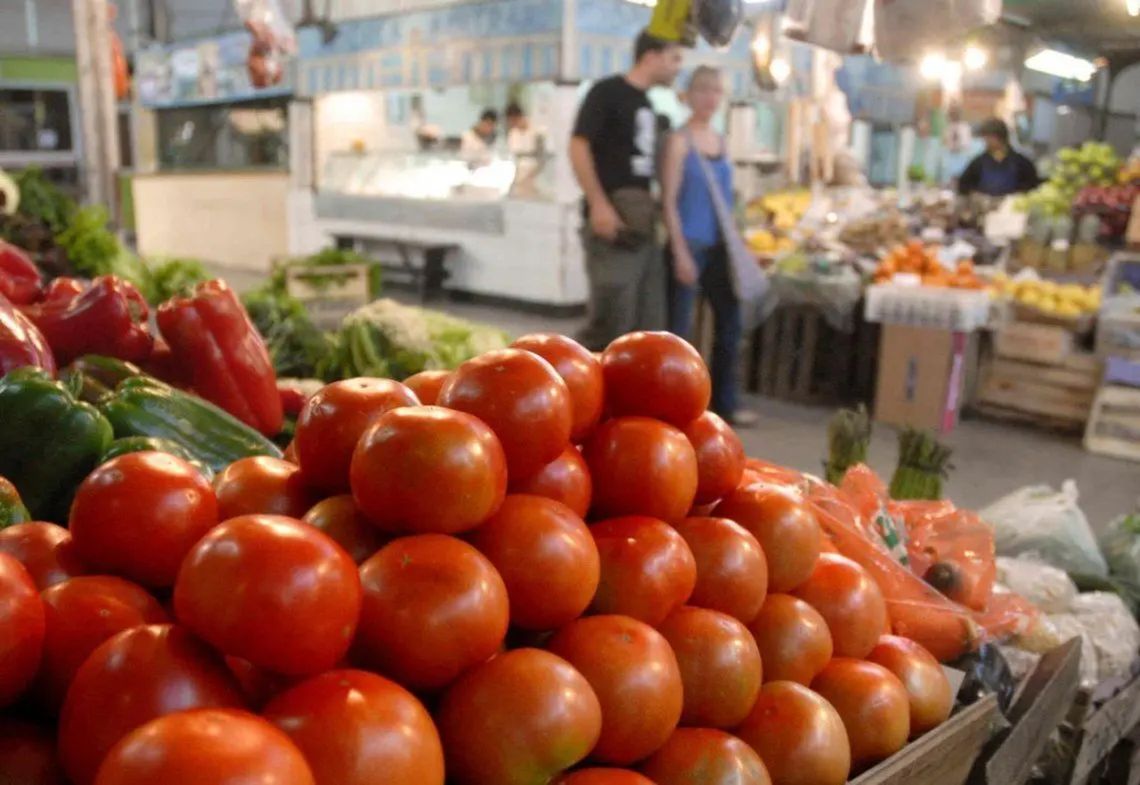 El kilo de tomates redondos encabezó las subas de alimentos en abril, con un aumento del 63,4%