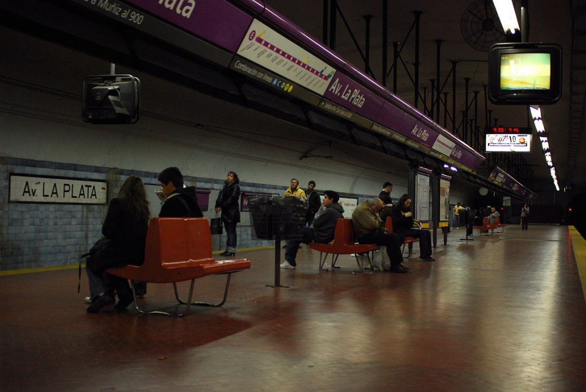 Subtes: polémica entre Metrovias y Metrodelegados por el servicio limitado de la Línea E