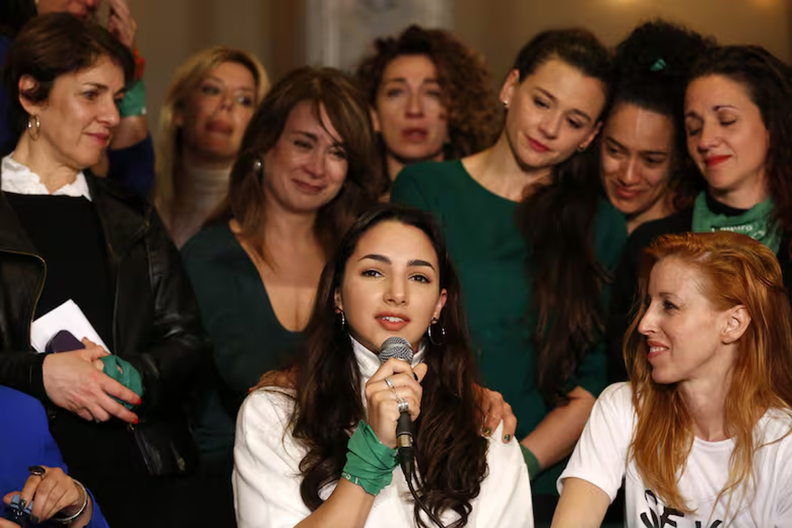 Thelma Fardin con el colectivo de actrices. 