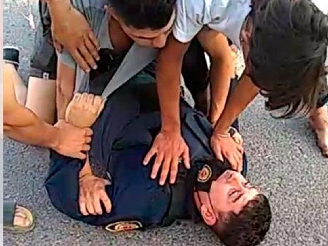 Policía agredido en Córdoba. 