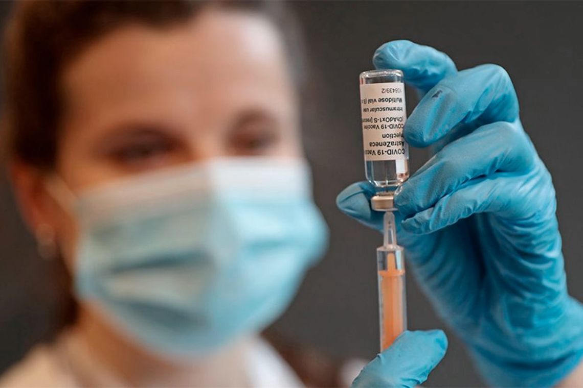 Covid: consideran factible desarrollar rápido una vacuna contra la variante omicrón