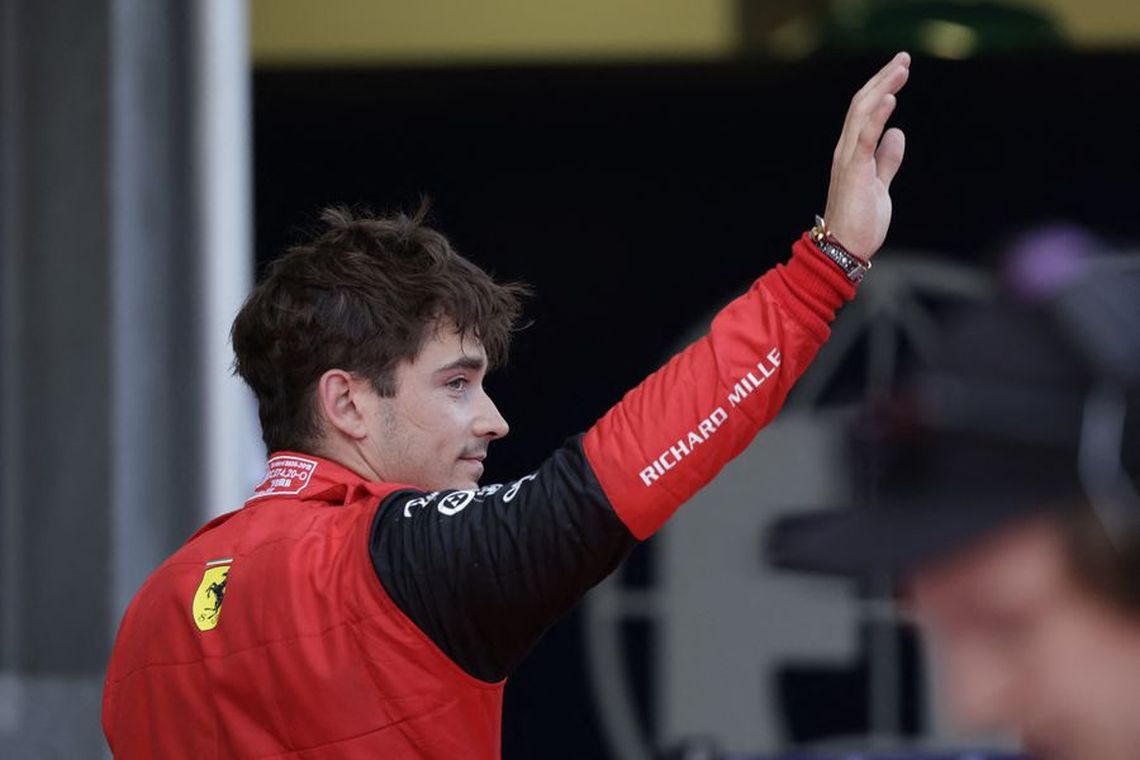Charles Leclerc seguirá en Ferrari
