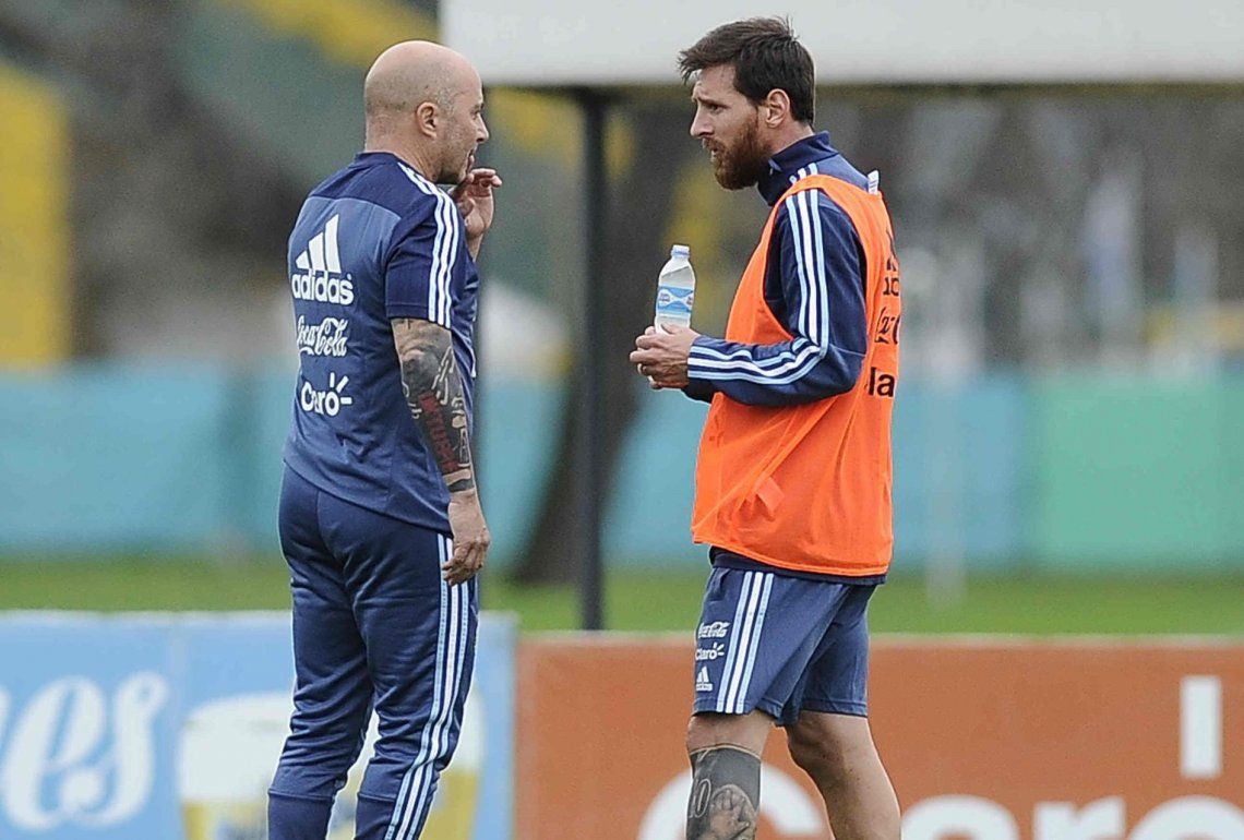 Antes de cerrar la lista de 35, Sampaoli se reunió con Messi