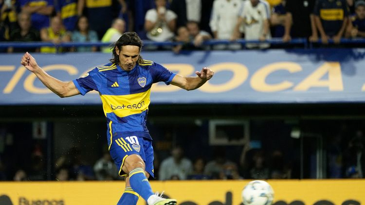 Se destapó Edinson Cavani: convirtió tres goles y le dio el triunfo a Boca Juniors ante Belgrano.