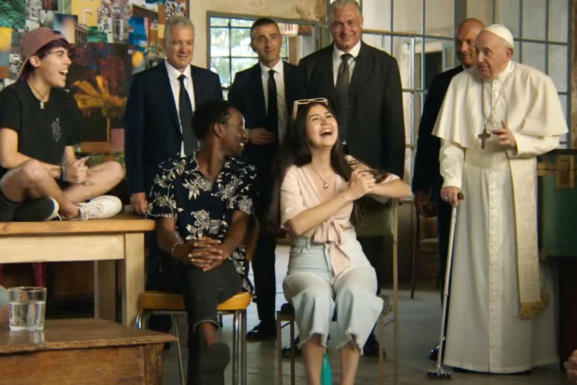 El Papa Francisco participó del documental The Pope Answers de Disney + junto a un grupo de jóvenes.