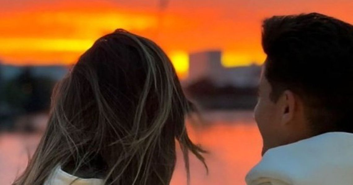 Julián Álvarez posteó una foto junto a su novia.