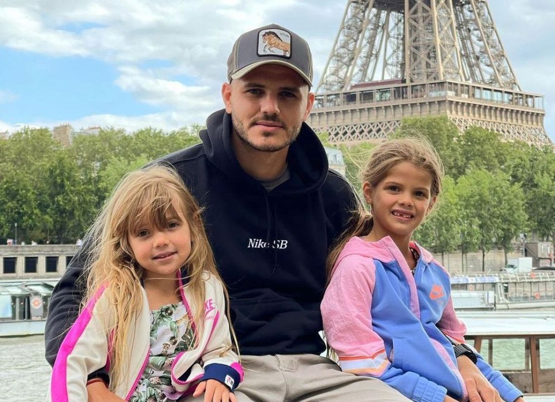 Icardi con sus 2 hijas: Isabella y Francesca. 