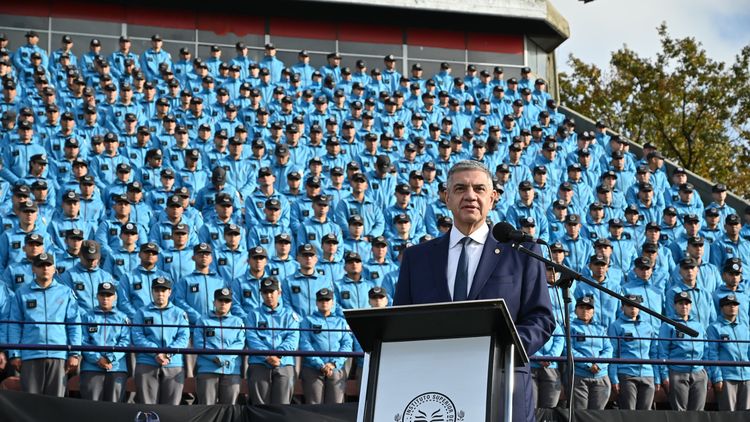Jorge Macri encabezó el acto de incorporación de 650 nuevos policías en el Instituto Superior de Seguridad Pública.